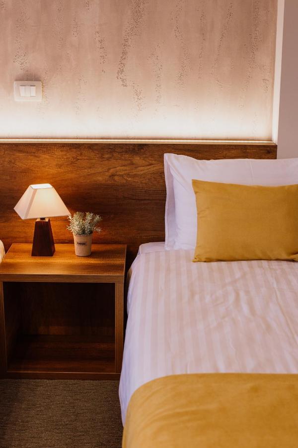 Hotel Kapri Бітола Екстер'єр фото