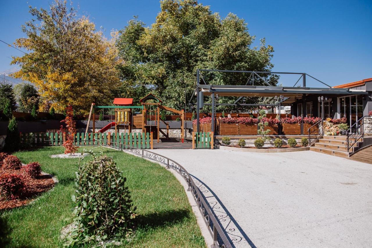 Hotel Kapri Бітола Екстер'єр фото